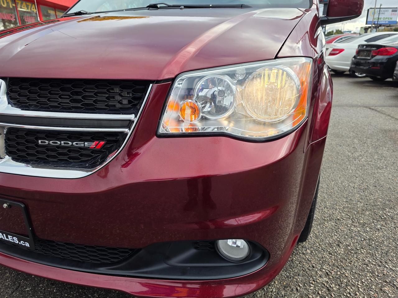 2017 Dodge Grand Caravan SXT Premium Plus Photo