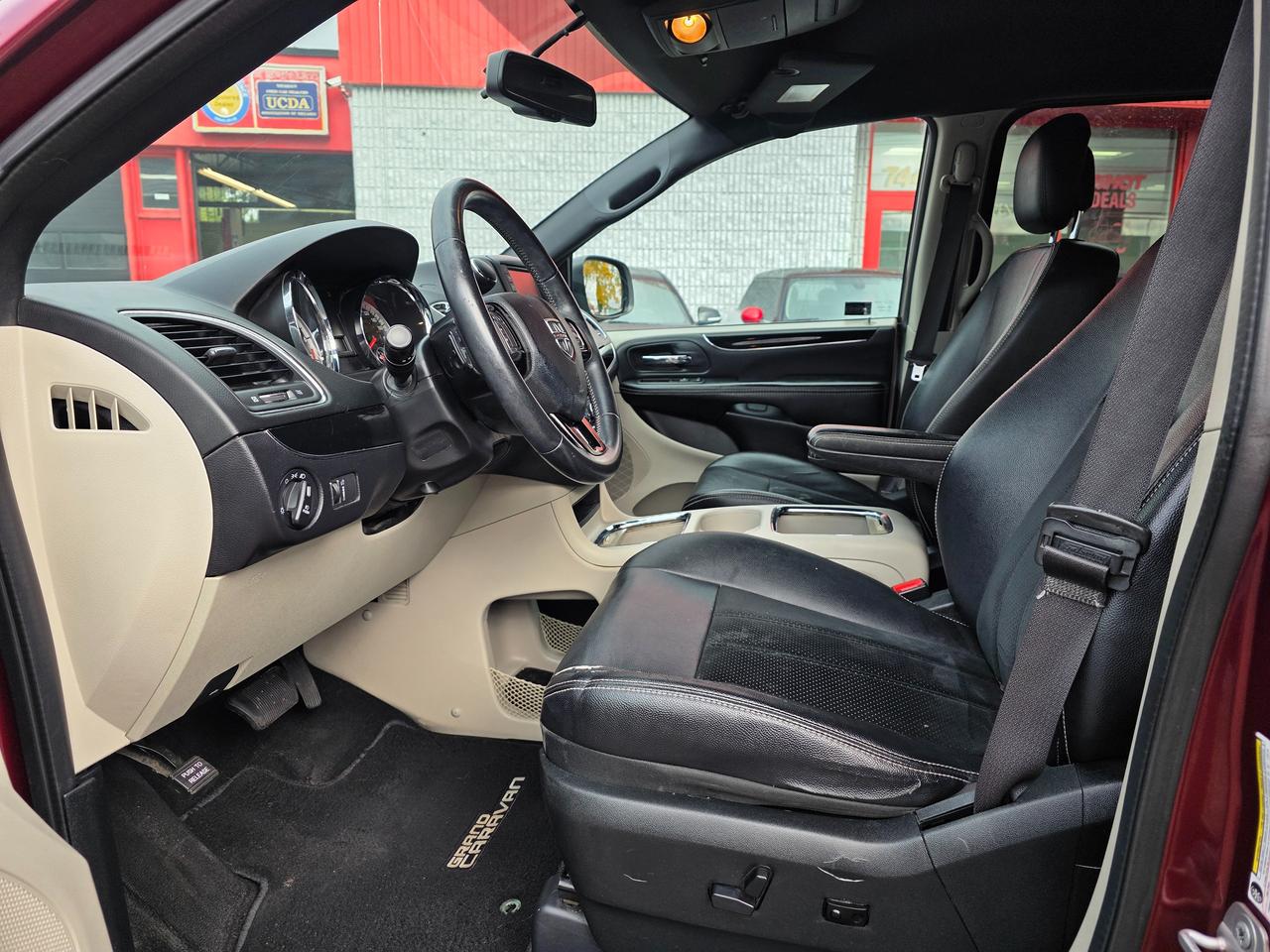 2017 Dodge Grand Caravan SXT Premium Plus Photo