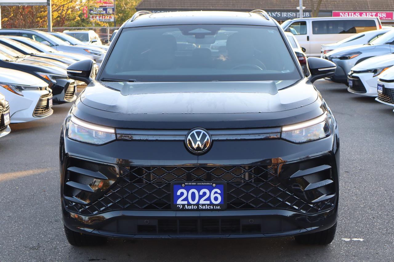 2026 Volkswagen Tiguan Comfortline R-Line Black Edition 4MOTION Photo5