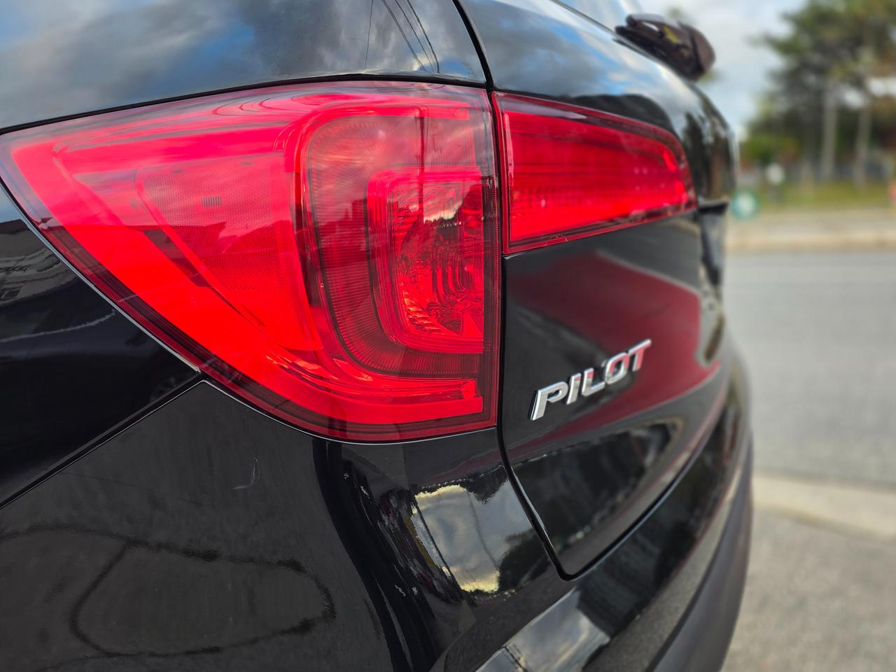 2017 Honda Pilot EX-L Photo