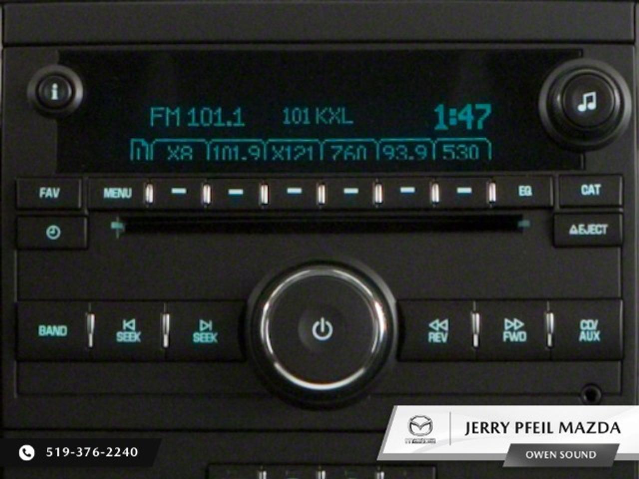 2013 GMC Yukon XL 4WD 4DR 1500 SLE Photo