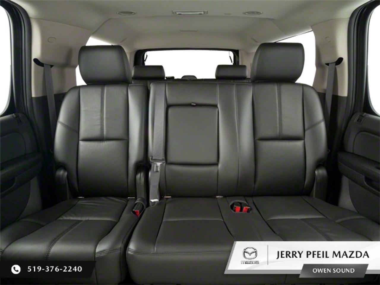 2013 GMC Yukon XL 4WD 4DR 1500 SLE Photo