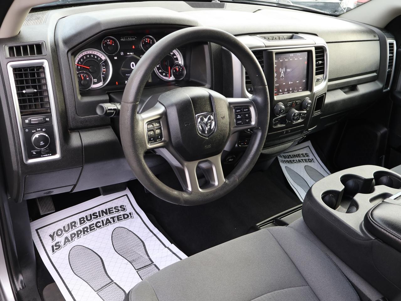 2021 RAM 1500 Classic HEMI SLT CREW CAB 4X4 *1 OWNER* BLUETOOTH CAMERA CRUISE ALLOYS Photo