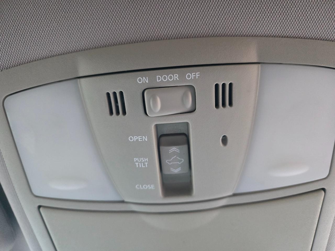2011 Nissan Murano SL Photo