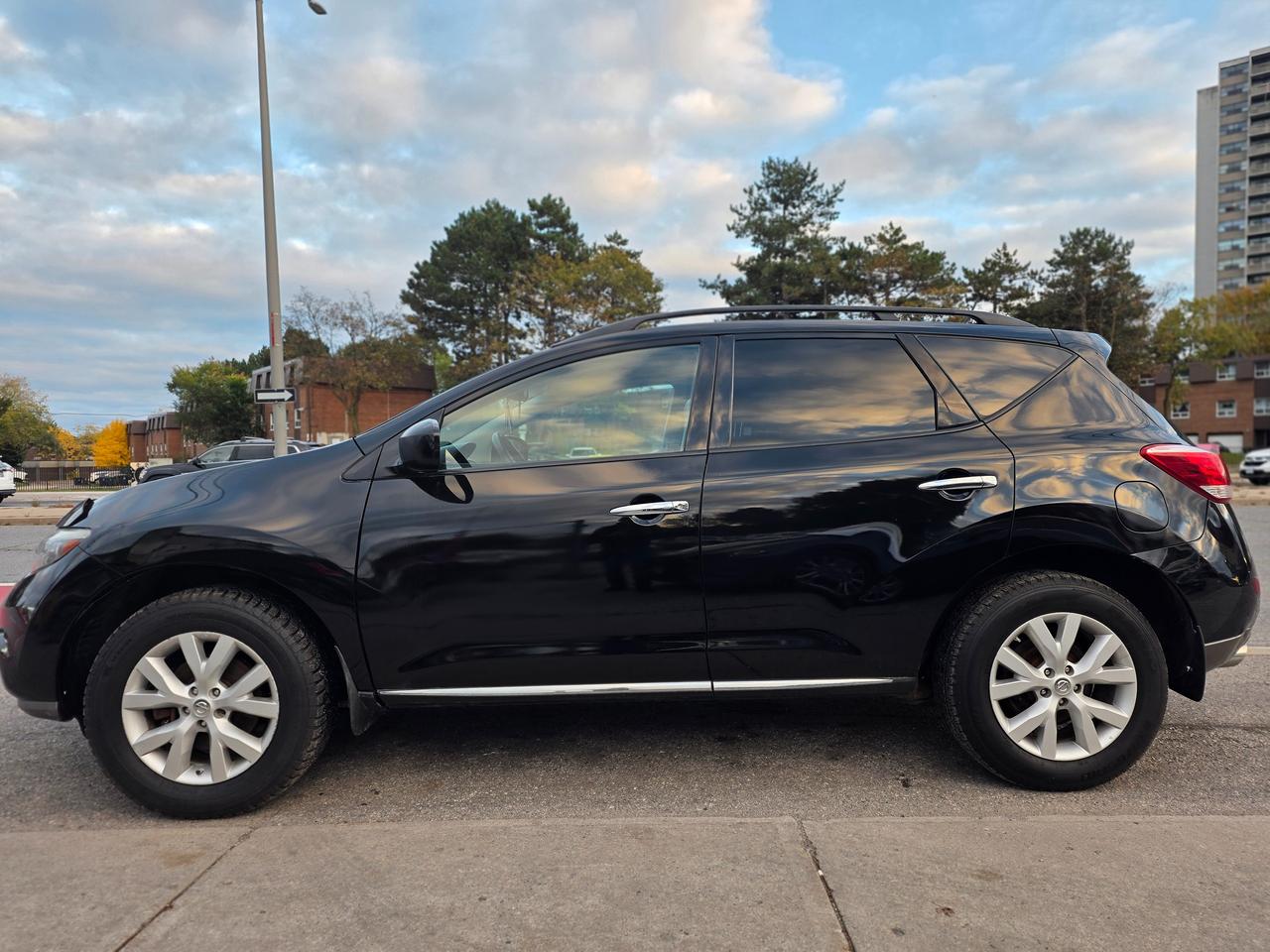 2011 Nissan Murano SL Photo