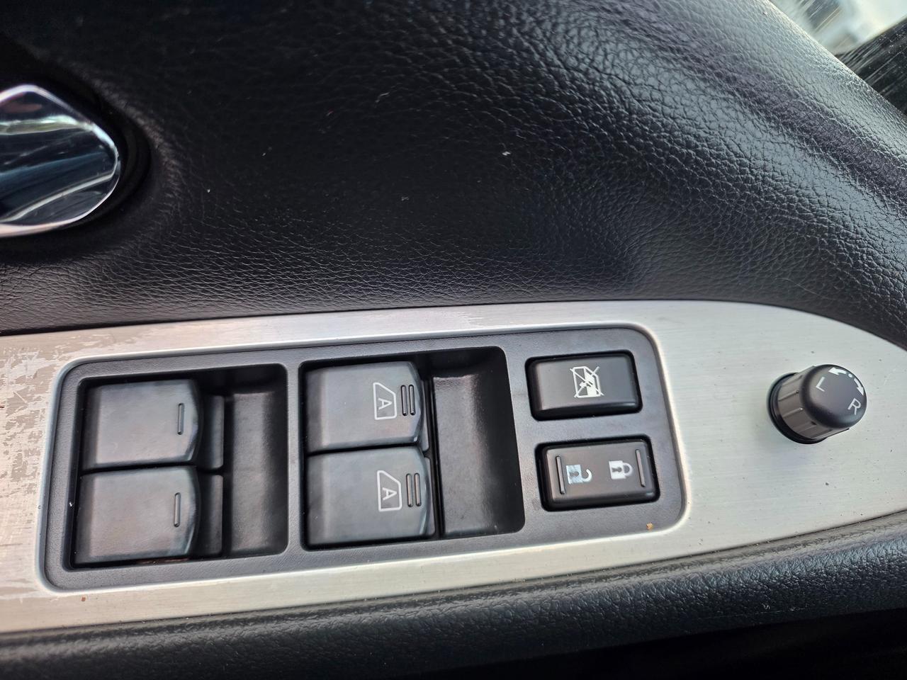 2011 Nissan Murano SL Photo