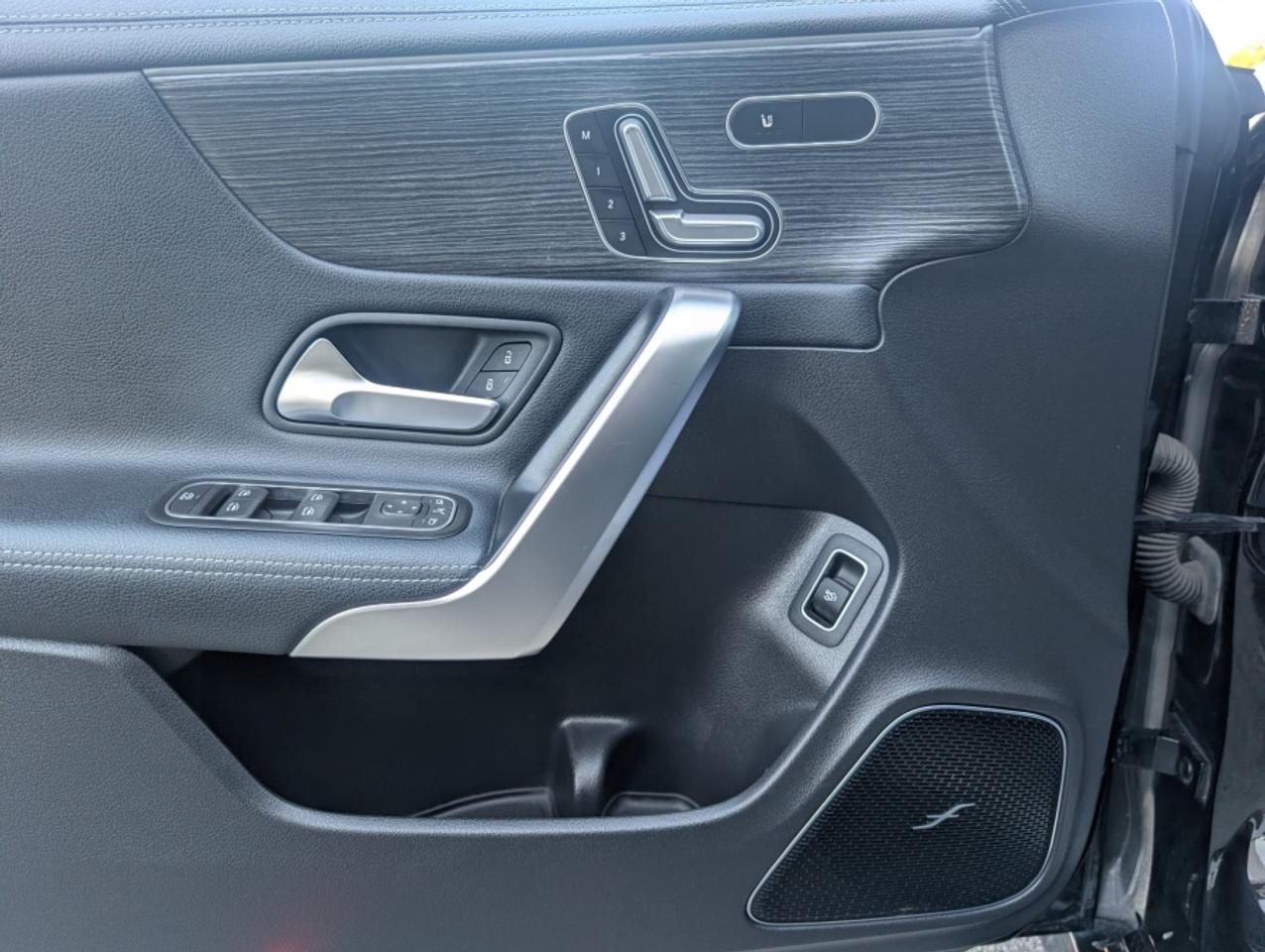2021 Mercedes-Benz CLA-Class CLA 250 4MATIC * PANORAMIC SUNROOF * CARPLAY * AMG Photo