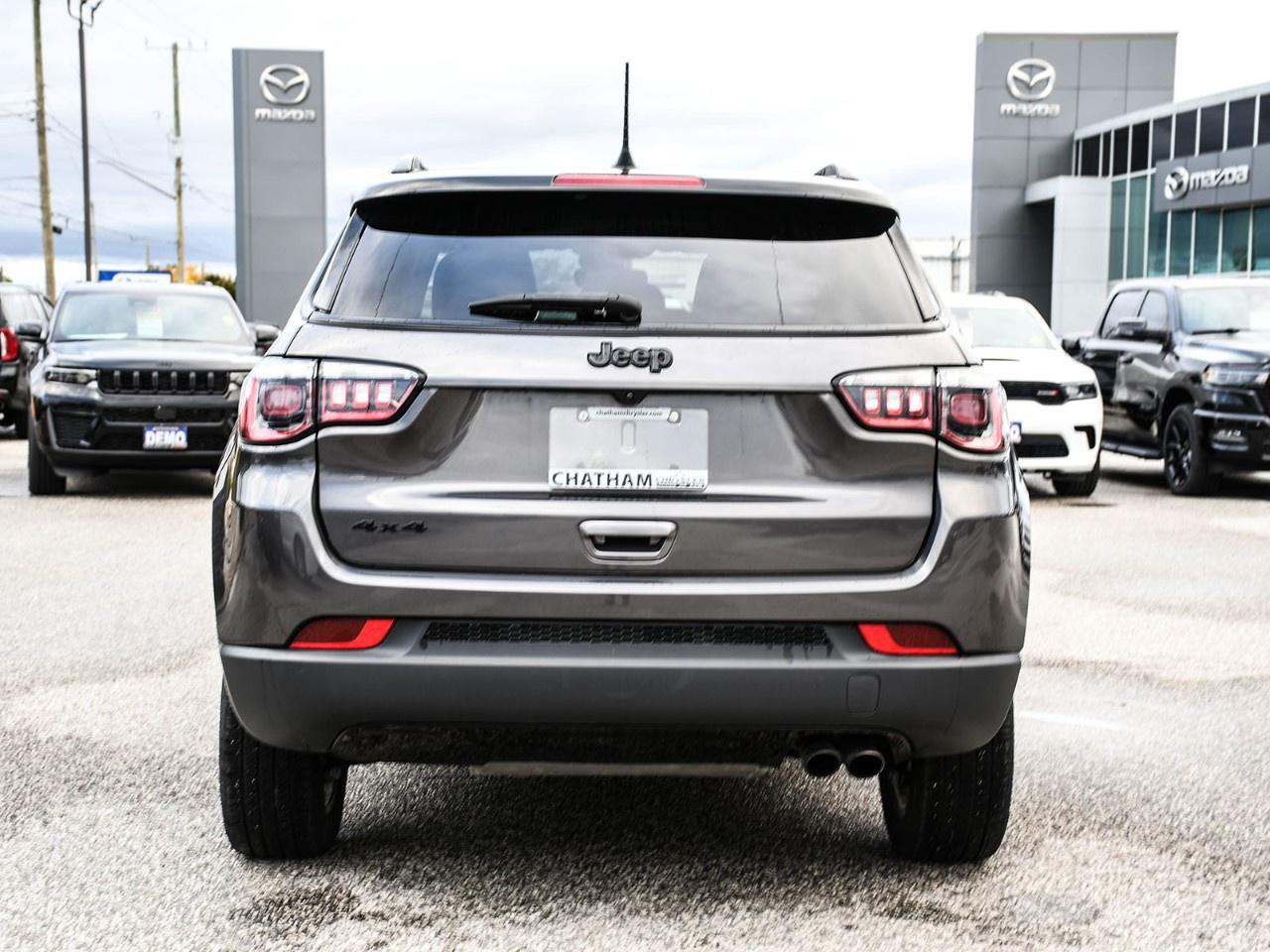 2022 Jeep Compass Altitude 4x4 Photo