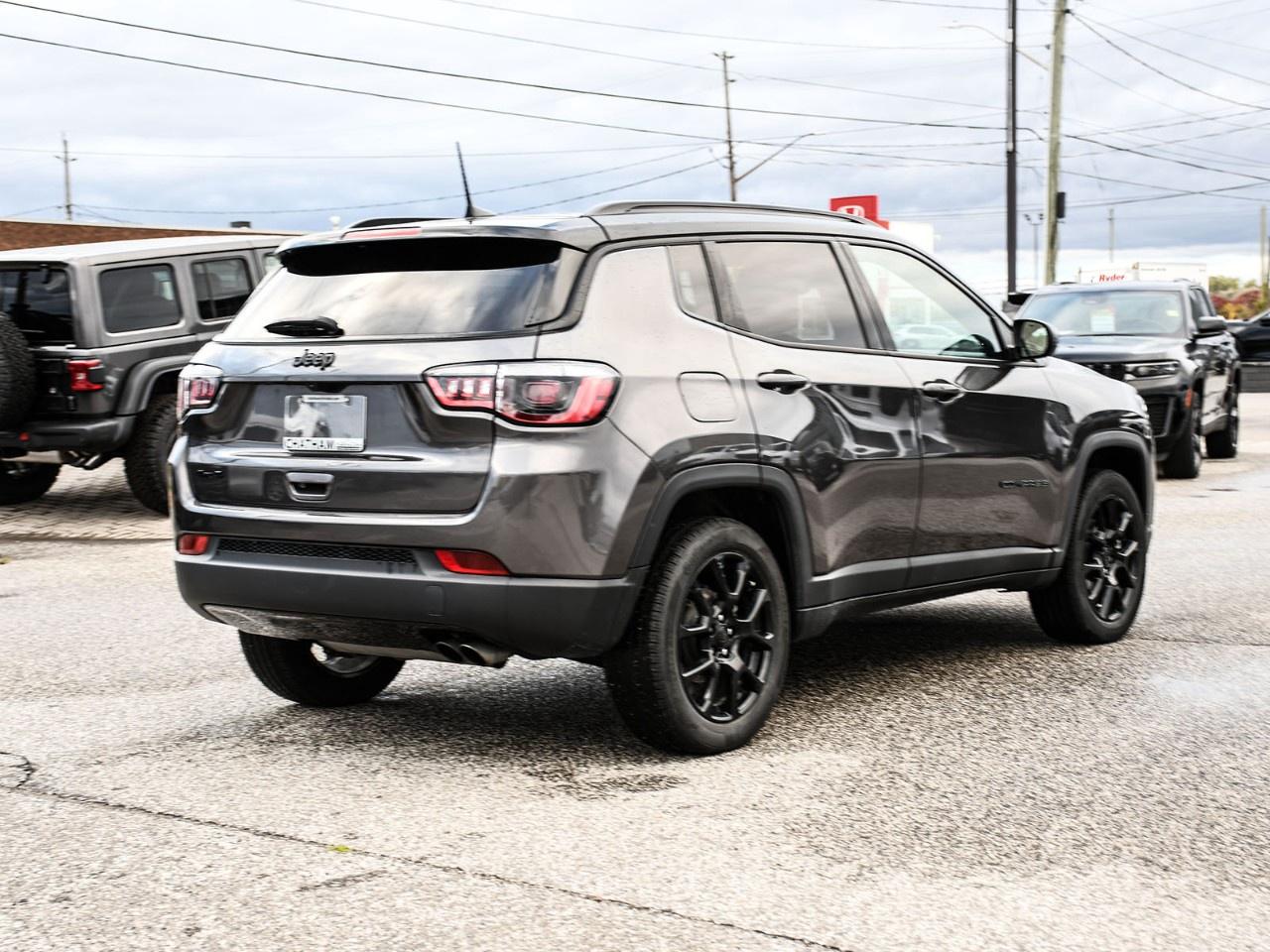 2022 Jeep Compass Altitude 4x4 Photo