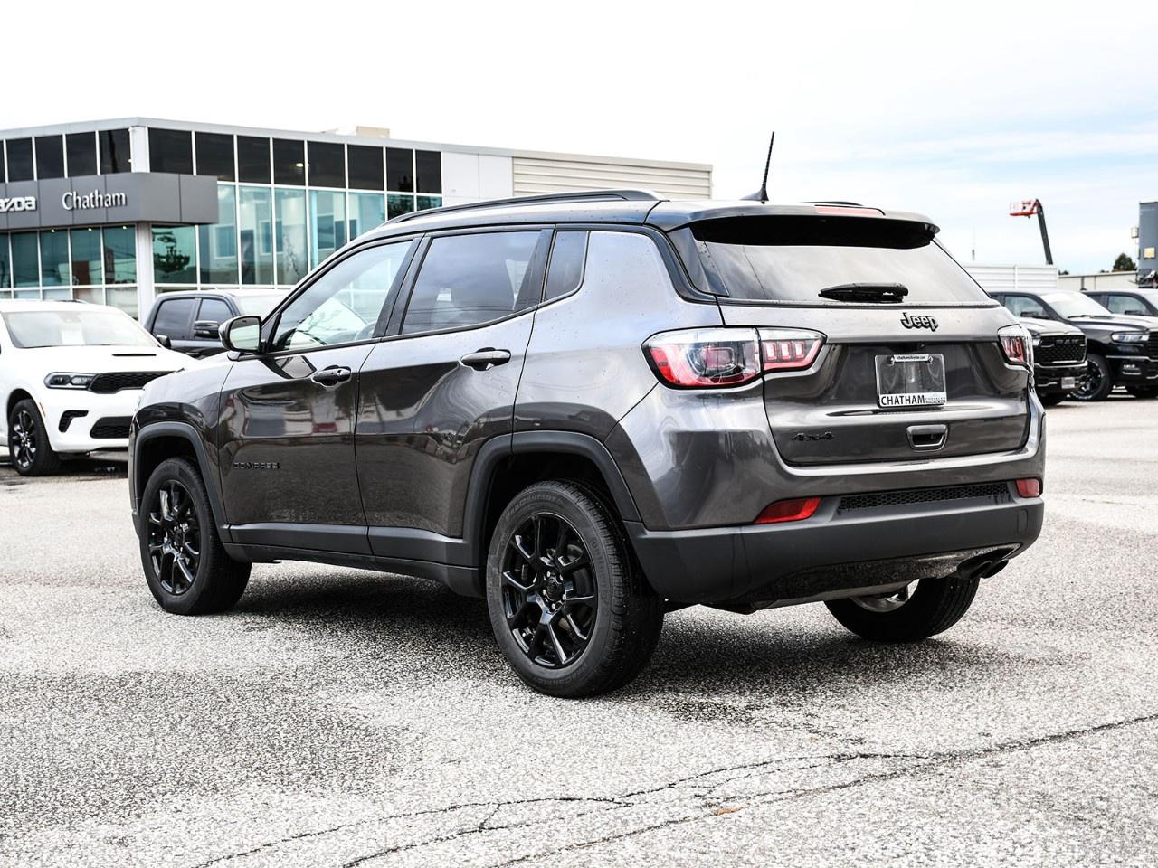 2022 Jeep Compass Altitude 4x4 Photo