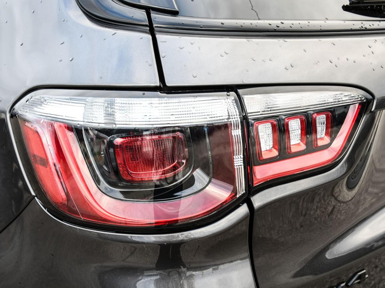 2022 Jeep Compass Altitude 4x4 Photo