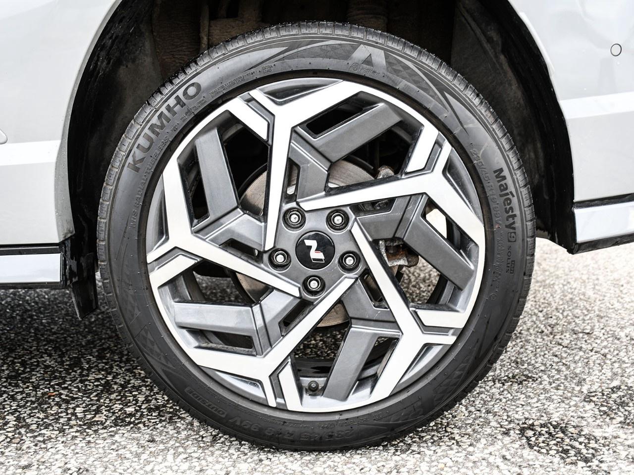 2024 Hyundai KONA 1.6T N Line Ultimate AWD w/Two-Tone Roof Photo
