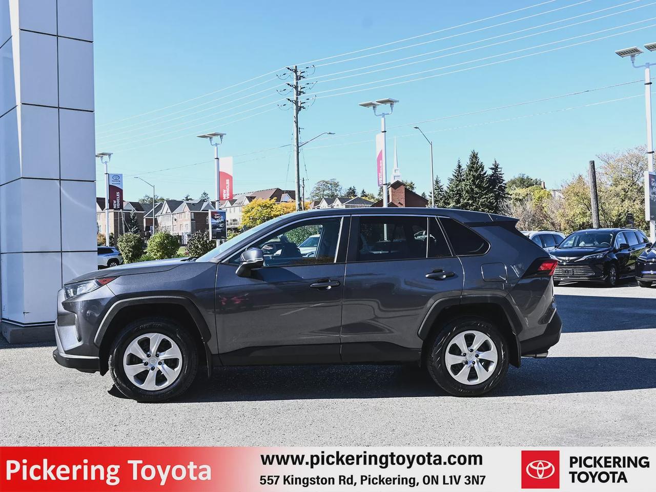 2022 Toyota RAV4 LE Photo