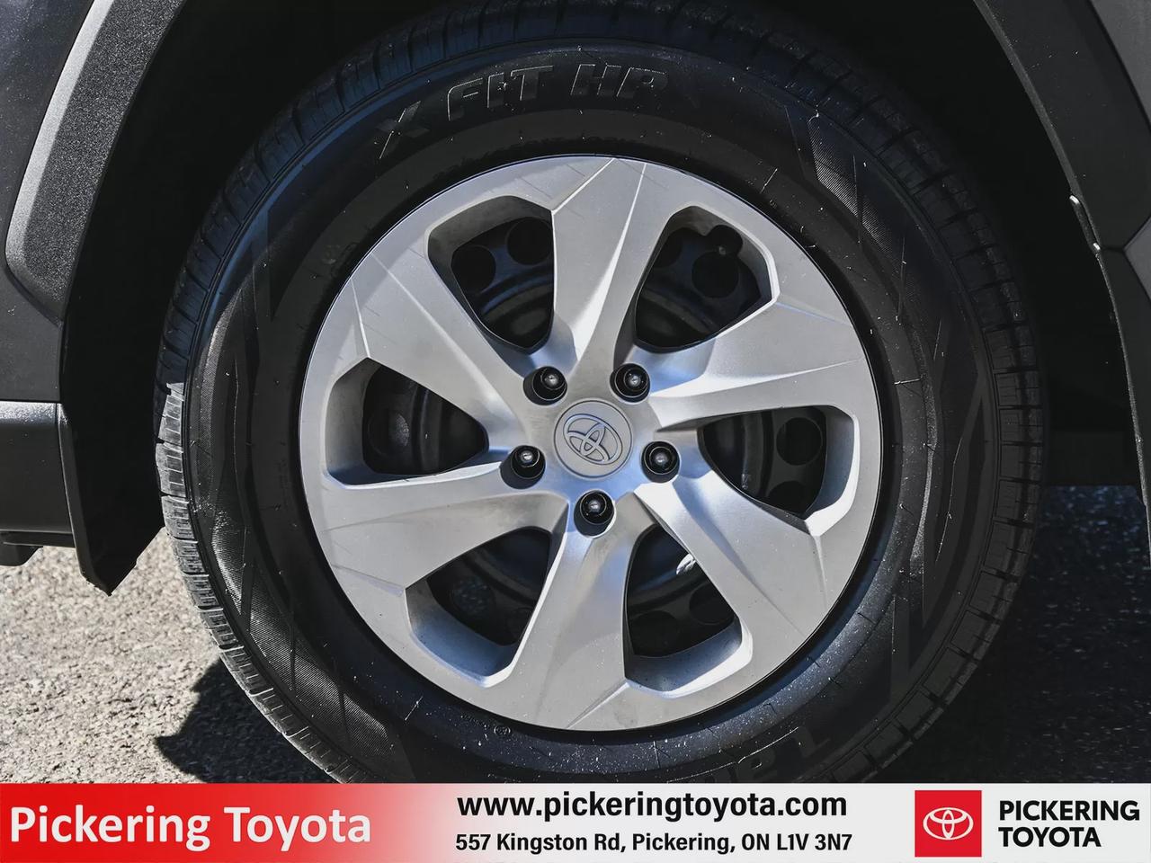 2022 Toyota RAV4 LE Photo