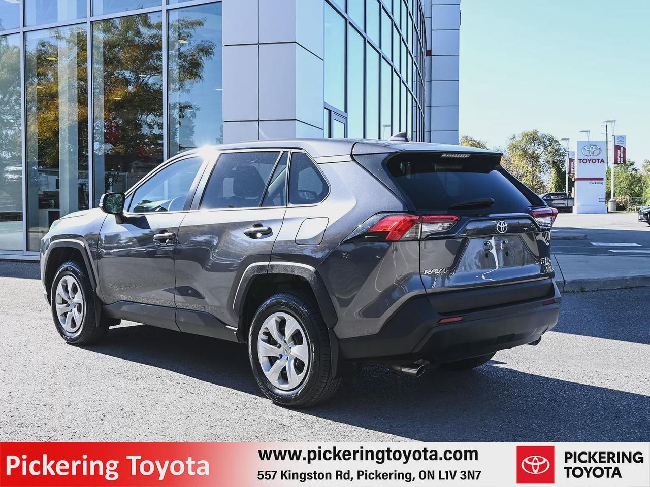 2022 Toyota RAV4 LE Photo
