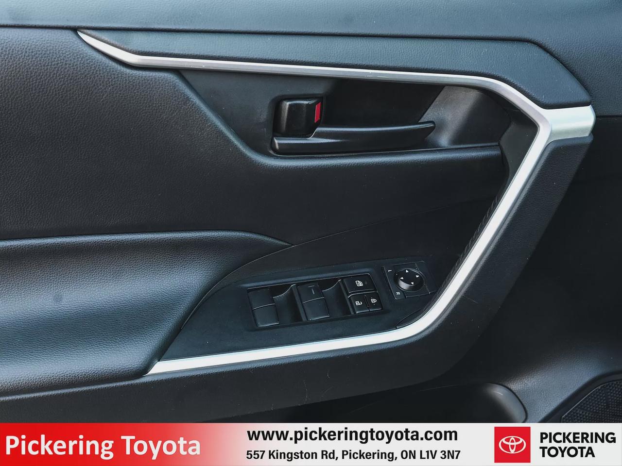 2022 Toyota RAV4 LE Photo