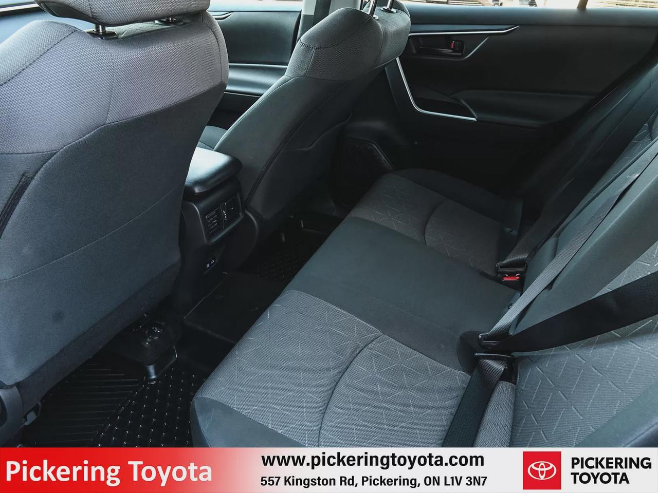 2022 Toyota RAV4 LE Photo