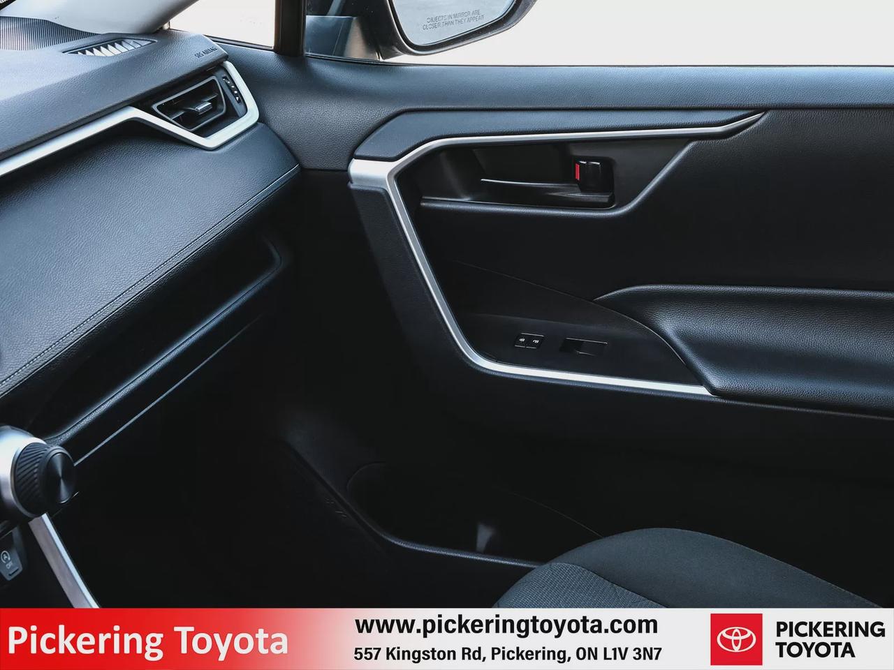 2022 Toyota RAV4 LE Photo