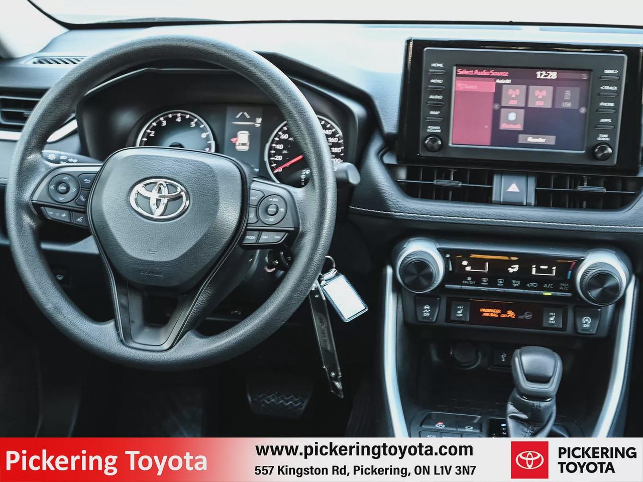 2022 Toyota RAV4 LE Photo