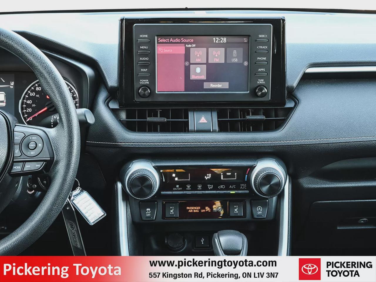 2022 Toyota RAV4 LE Photo