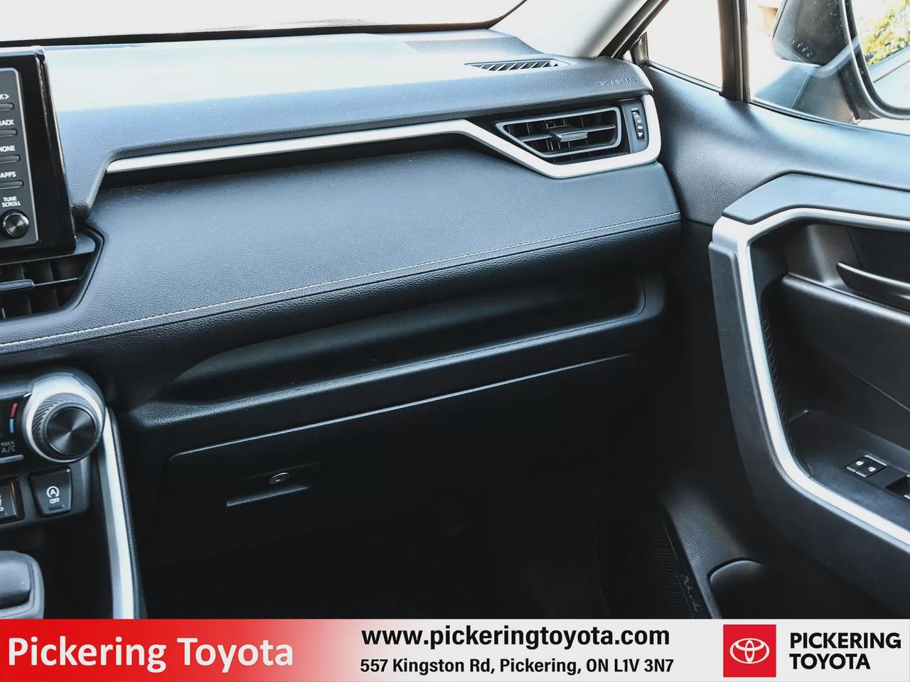 2022 Toyota RAV4 LE Photo