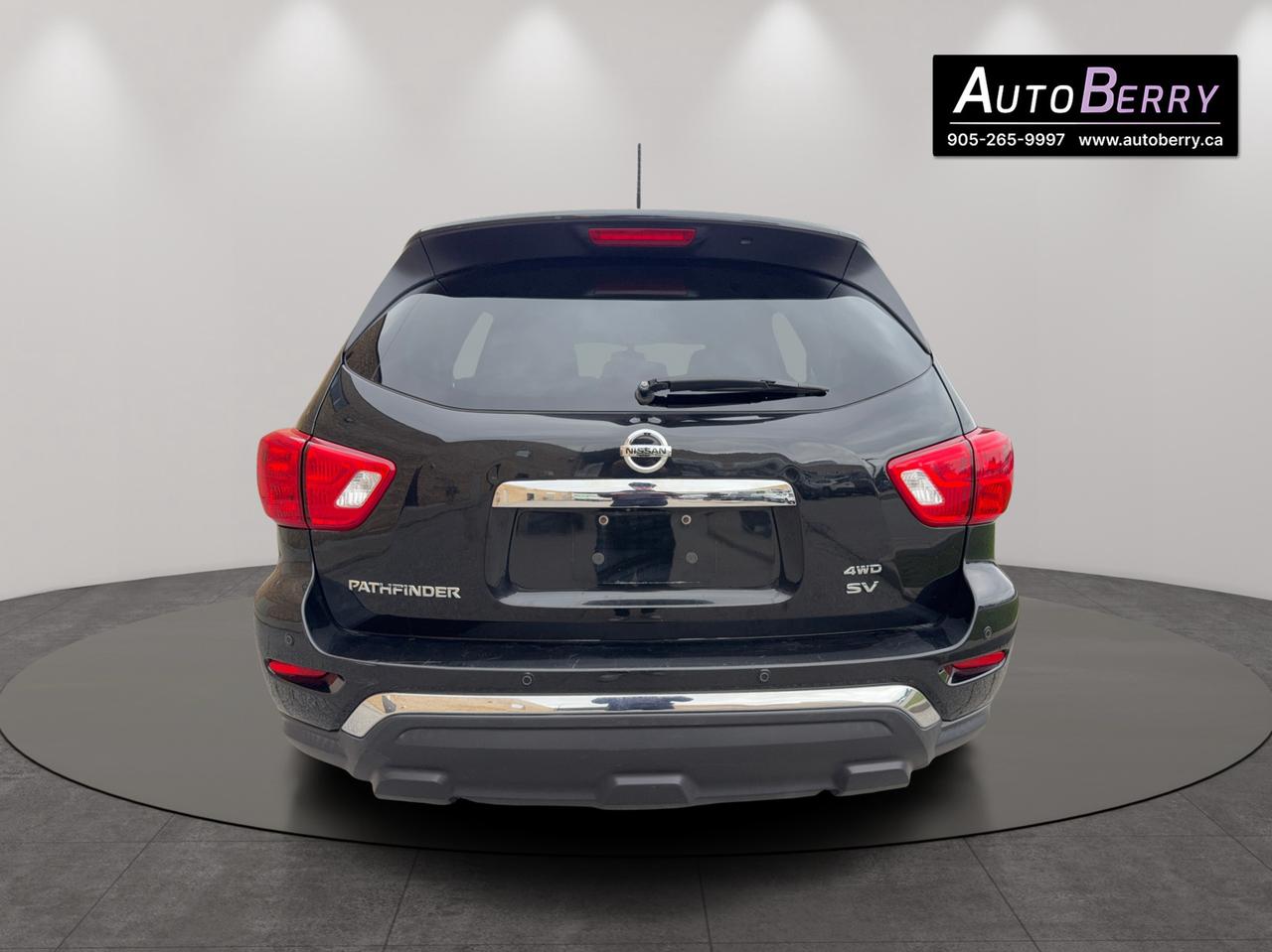 2017 Nissan Pathfinder 4WD 4dr SV Photo