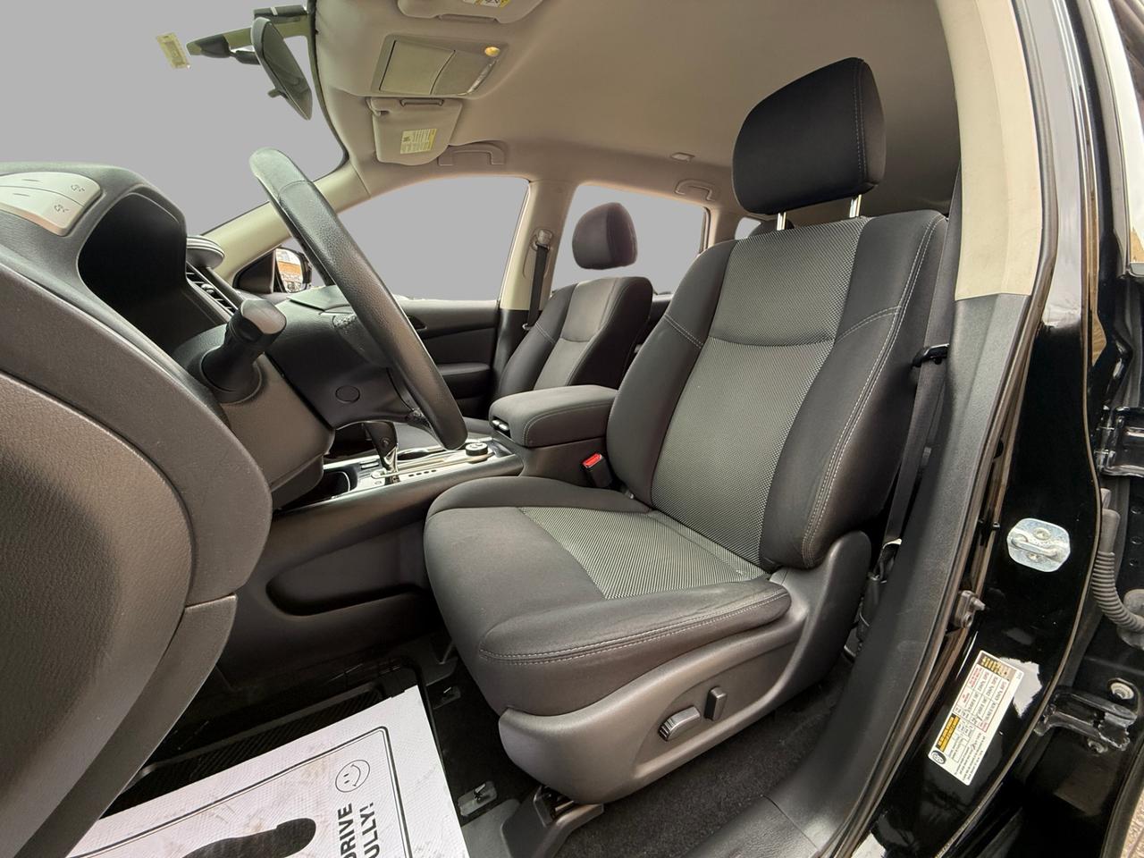 2017 Nissan Pathfinder 4WD 4dr SV Photo