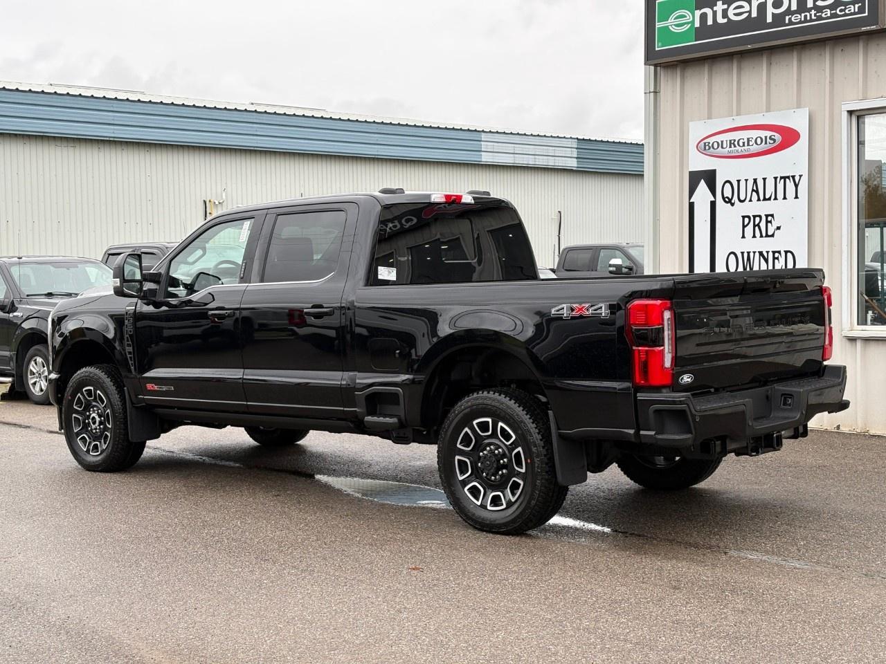 2027 Ford F-350 Super Duty SRW PLATINUM 4WD CREW CAB 6.75' BOX Photo