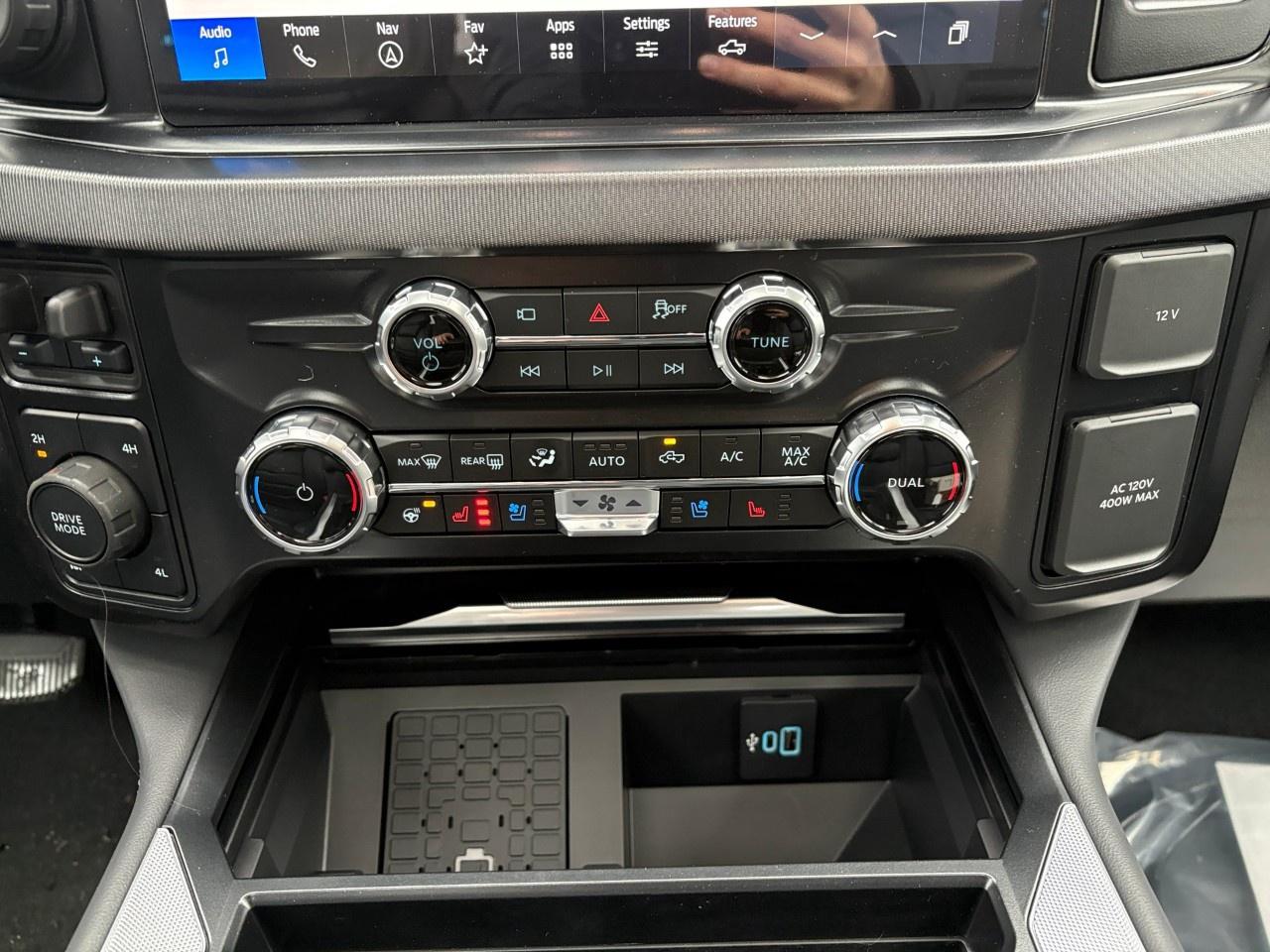 2027 Ford F-350 Super Duty SRW PLATINUM 4WD CREW CAB 6.75' BOX Photo