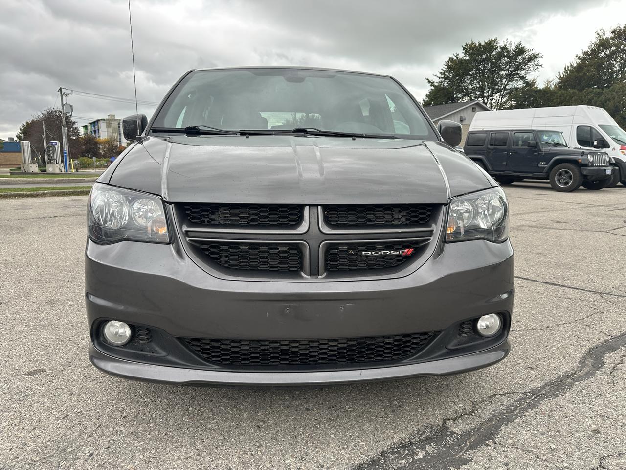 2019 Dodge Grand Caravan R/T Photo5