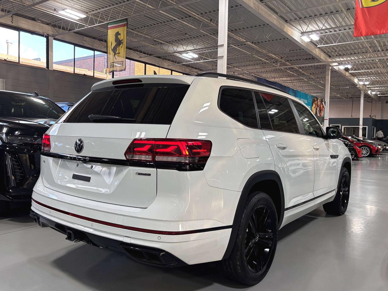 2023 Volkswagen Atlas R-Line|4MOTION|NAV|FENDERAUDIO|7PASS|LEATHER|PANO| Photo