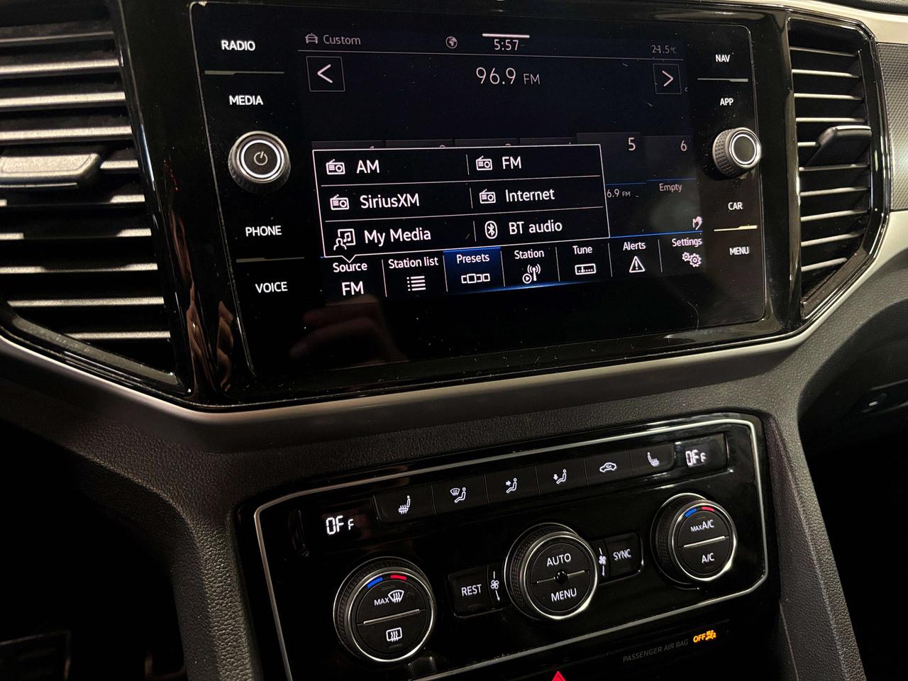 2023 Volkswagen Atlas R-Line|4MOTION|NAV|FENDERAUDIO|7PASS|LEATHER|PANO| Photo