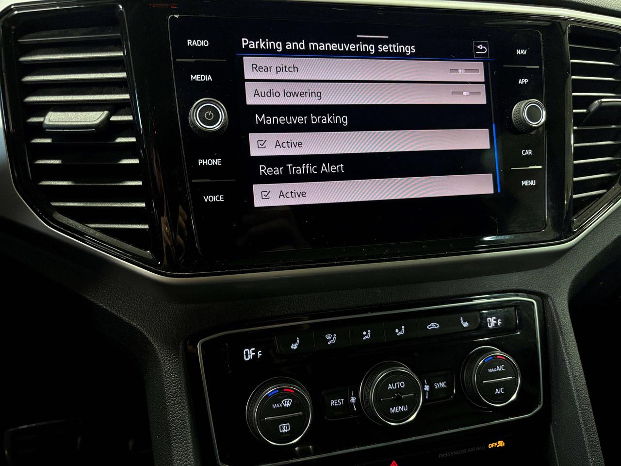 2023 Volkswagen Atlas R-Line|4MOTION|NAV|FENDERAUDIO|7PASS|LEATHER|PANO| Photo