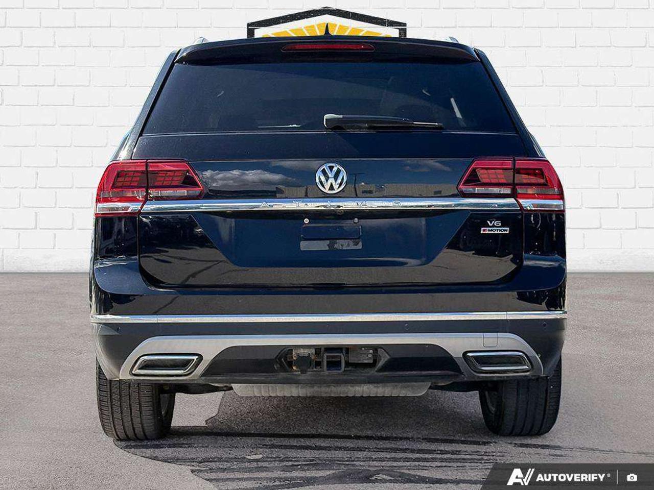 2018 Volkswagen Atlas Execline | Sunroof | Heated Seats Photo