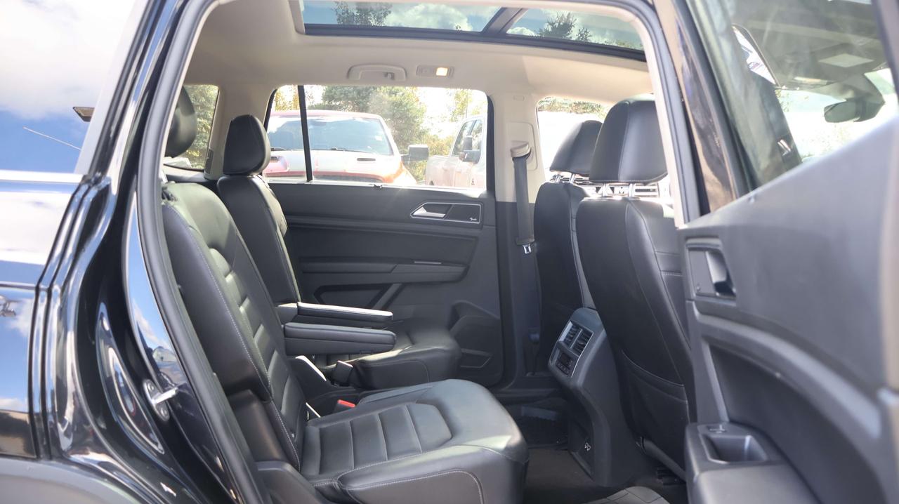 2018 Volkswagen Atlas Execline | Sunroof | Heated Seats Photo