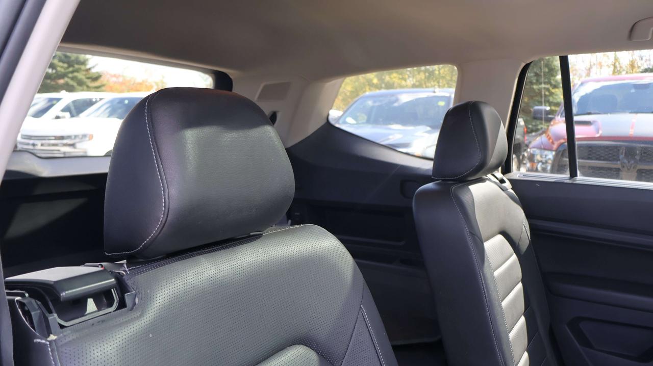 2018 Volkswagen Atlas Execline | Sunroof | Heated Seats Photo