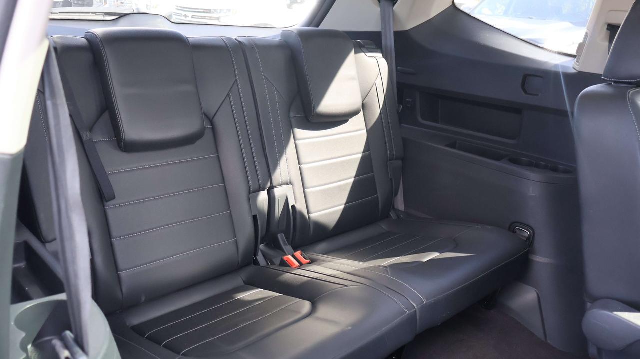 2018 Volkswagen Atlas Execline | Sunroof | Heated Seats Photo