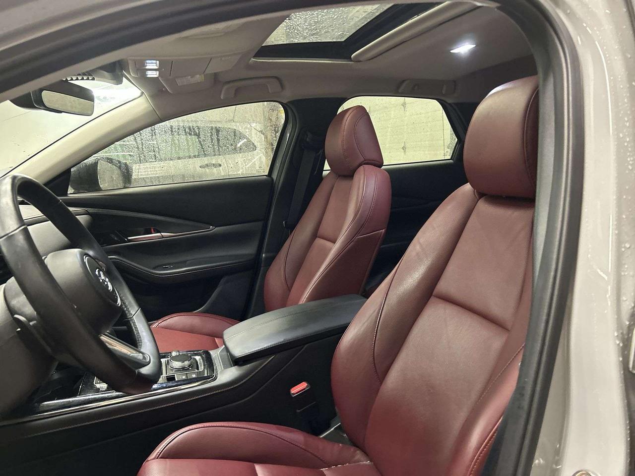 2025 Mazda CX-30 GT TURBO AWD | 250HP TURBO | RED LEATHER | SUNROOF Photo5