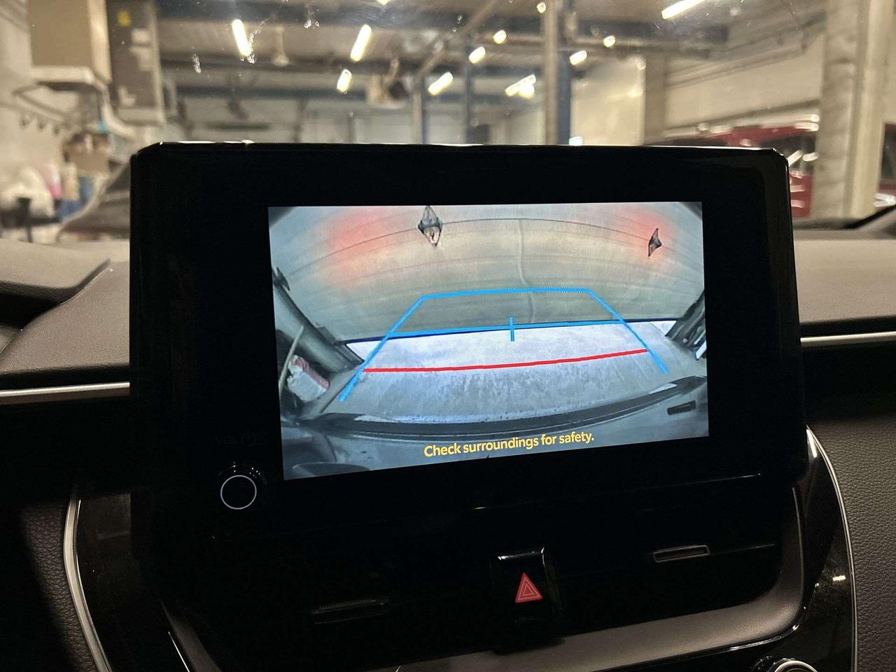 2024 Toyota Corolla SE | LOW KMS! | SUNROOF |HTD SEATS | CARPLAY | A/C Photo3