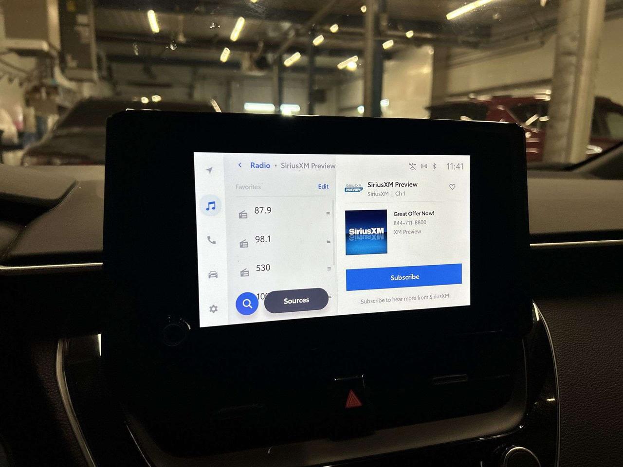 2024 Toyota Corolla SE | LOW KMS! | SUNROOF |HTD SEATS | CARPLAY | A/C Photo