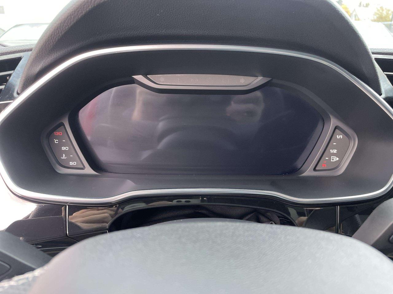 2025 Audi Q3 45 Technik Photo