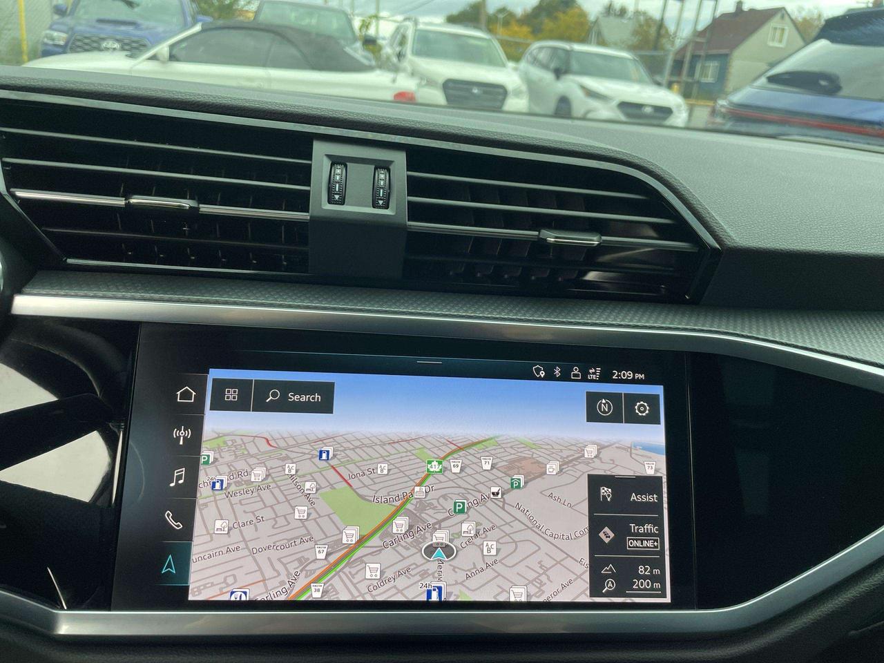 2025 Audi Q3 45 Technik Photo