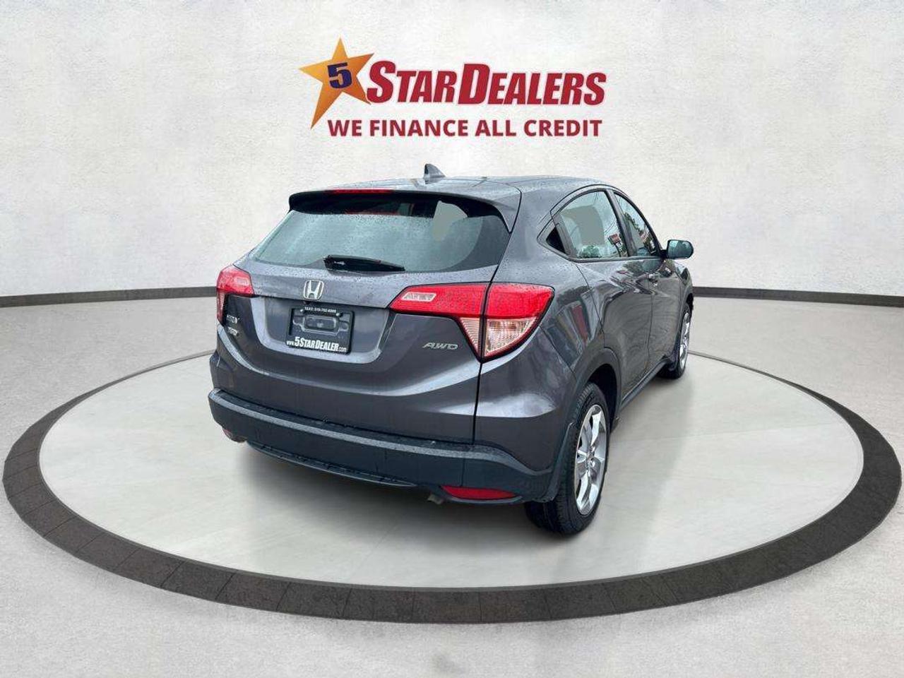 2016 Honda HR-V LX/AWD/WINTER-READY/ALLOYS/WE FINANCE ALL CREDIT! Photo