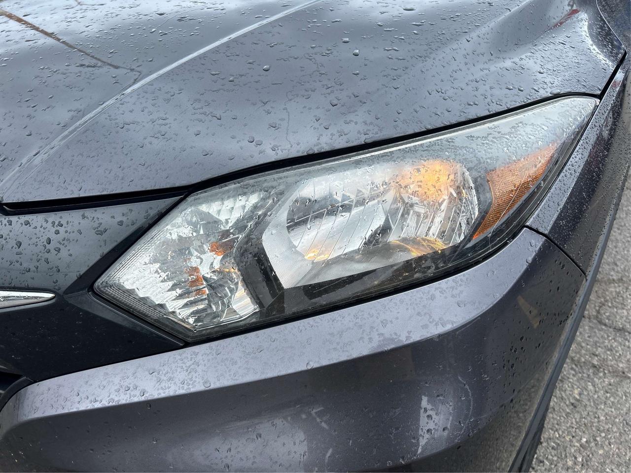 2016 Honda HR-V LX/AWD/WINTER-READY/ALLOYS/WE FINANCE ALL CREDIT! Photo