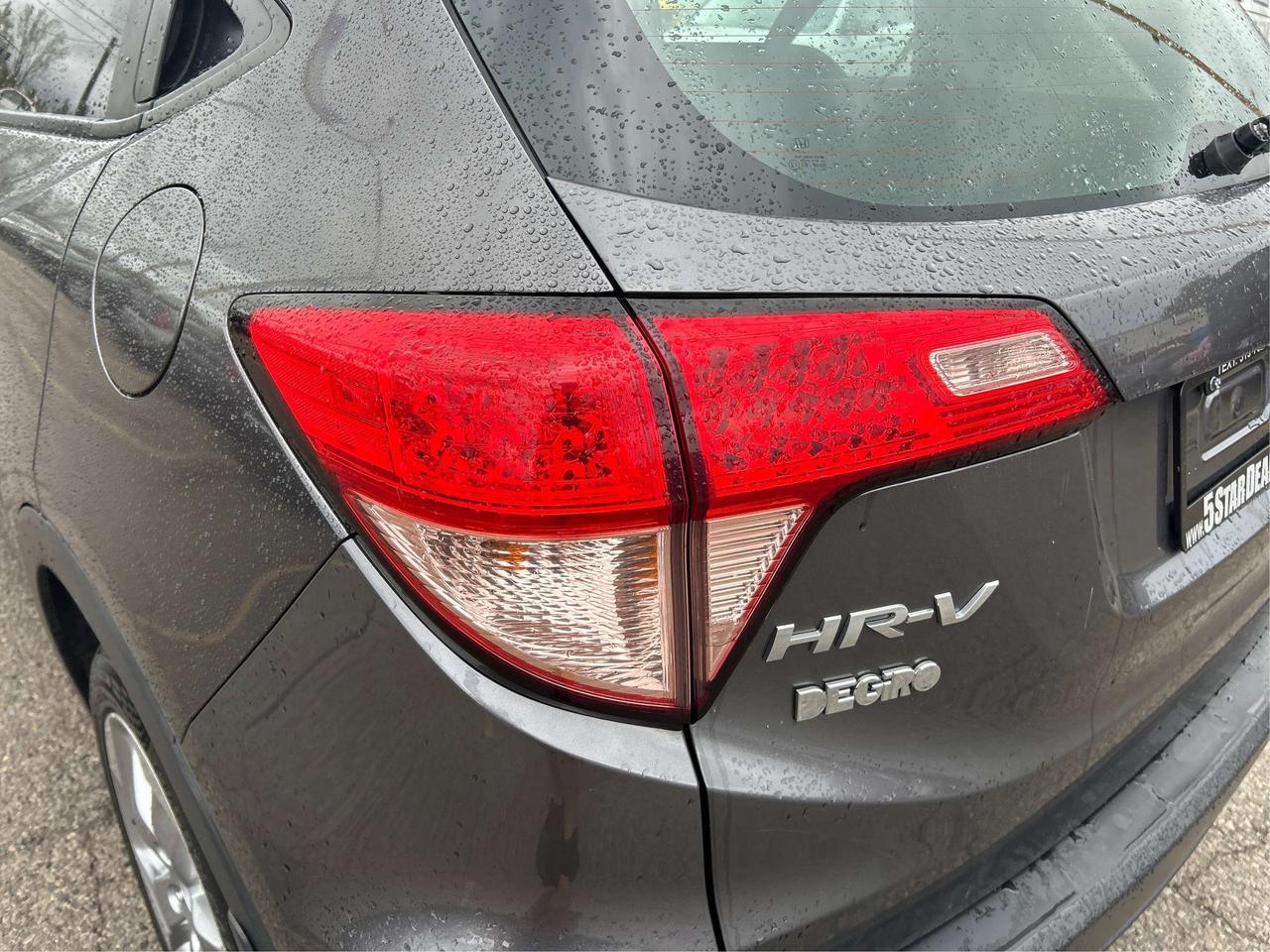 2016 Honda HR-V LX/AWD/WINTER-READY/ALLOYS/WE FINANCE ALL CREDIT! Photo