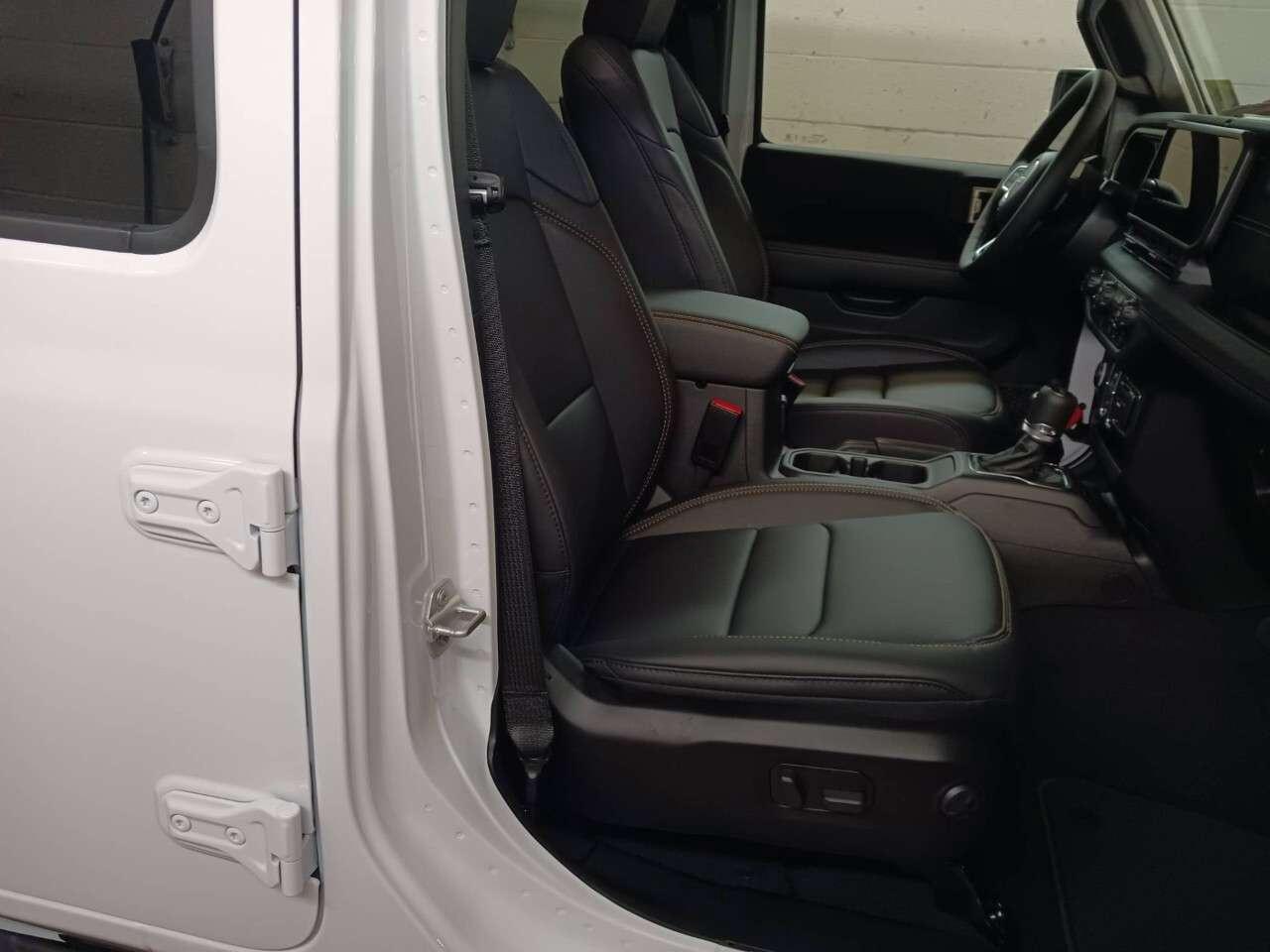 2027 Jeep Wrangler Sahara 4 Door 4x4 Photo