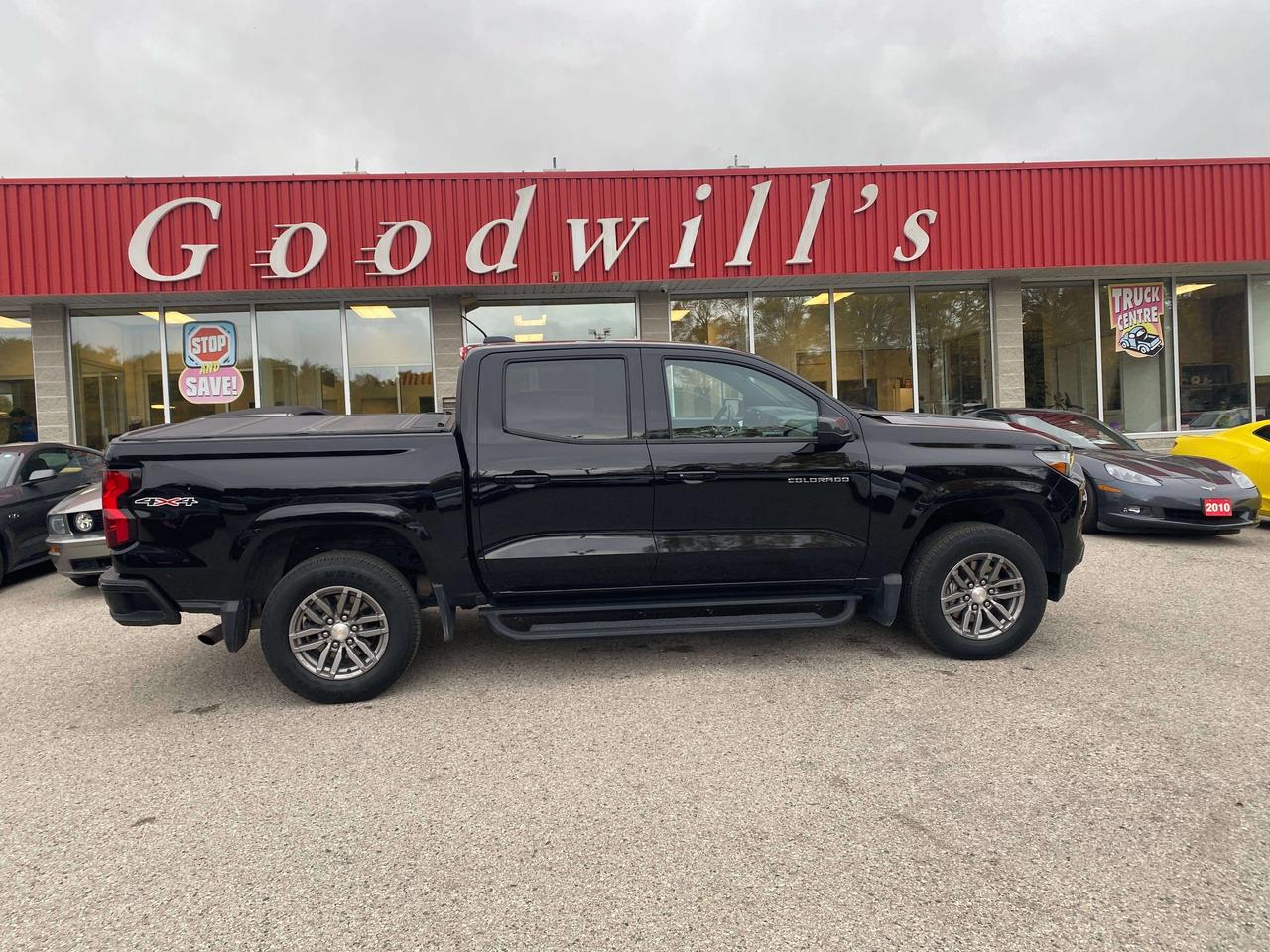 2024 Chevrolet Colorado 4WD LT, CLEAN CARFAX, HEATED CLOTH, REMOTE START! - Photo #1