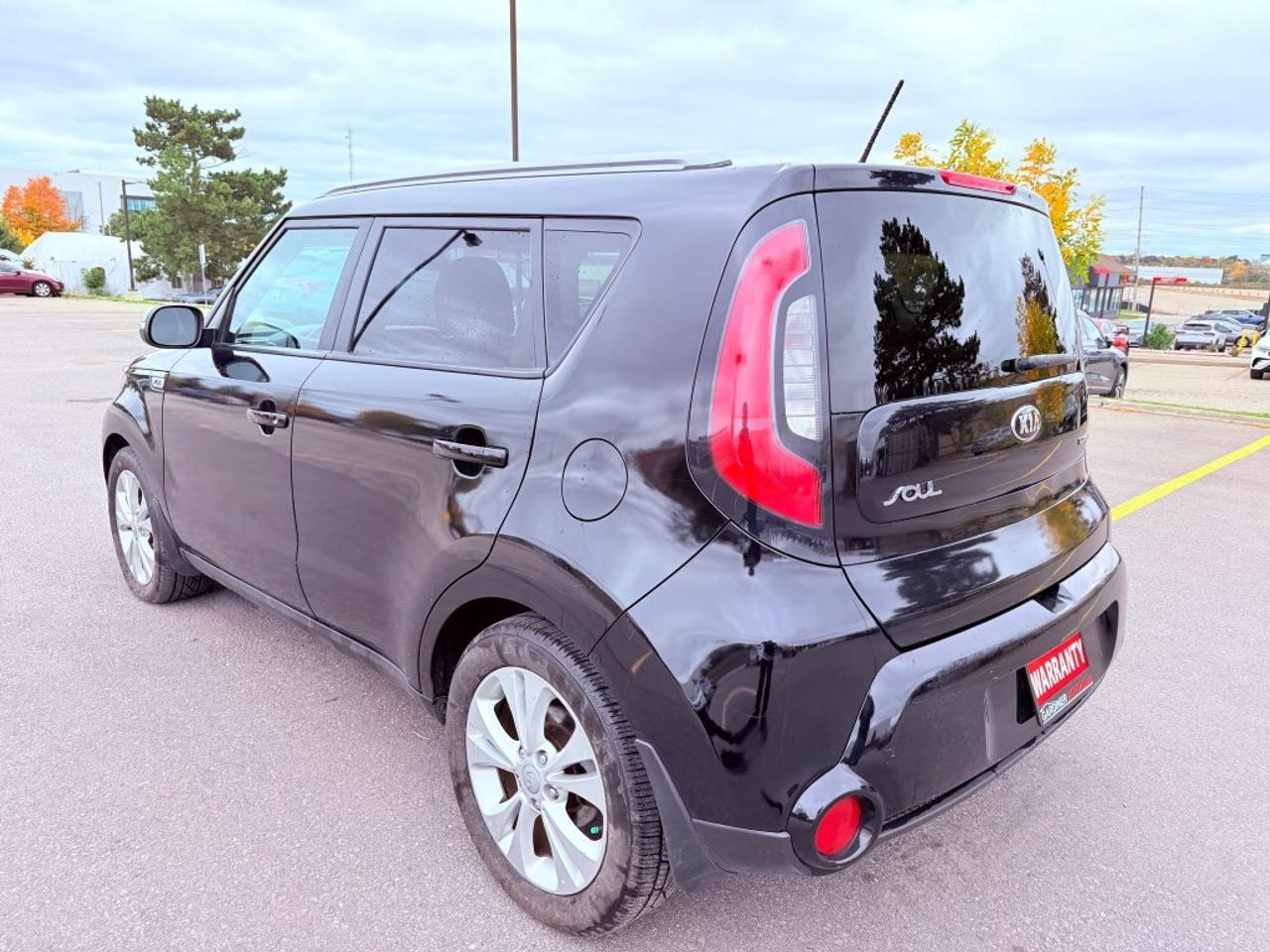 2015 Kia Soul + 4dr Wagon (2.0L 4cyl 6A) Photo