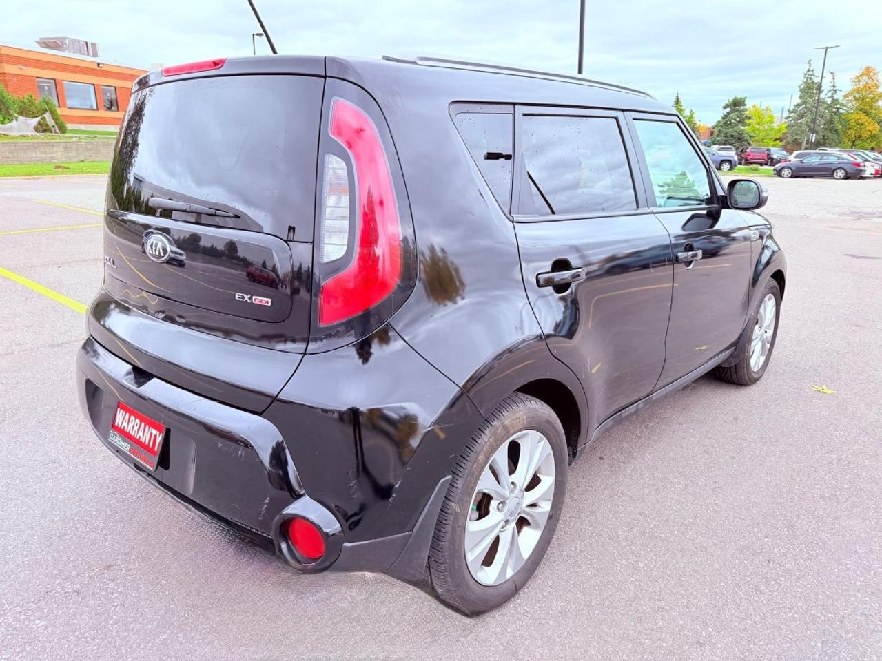 2015 Kia Soul + 4dr Wagon (2.0L 4cyl 6A) Photo
