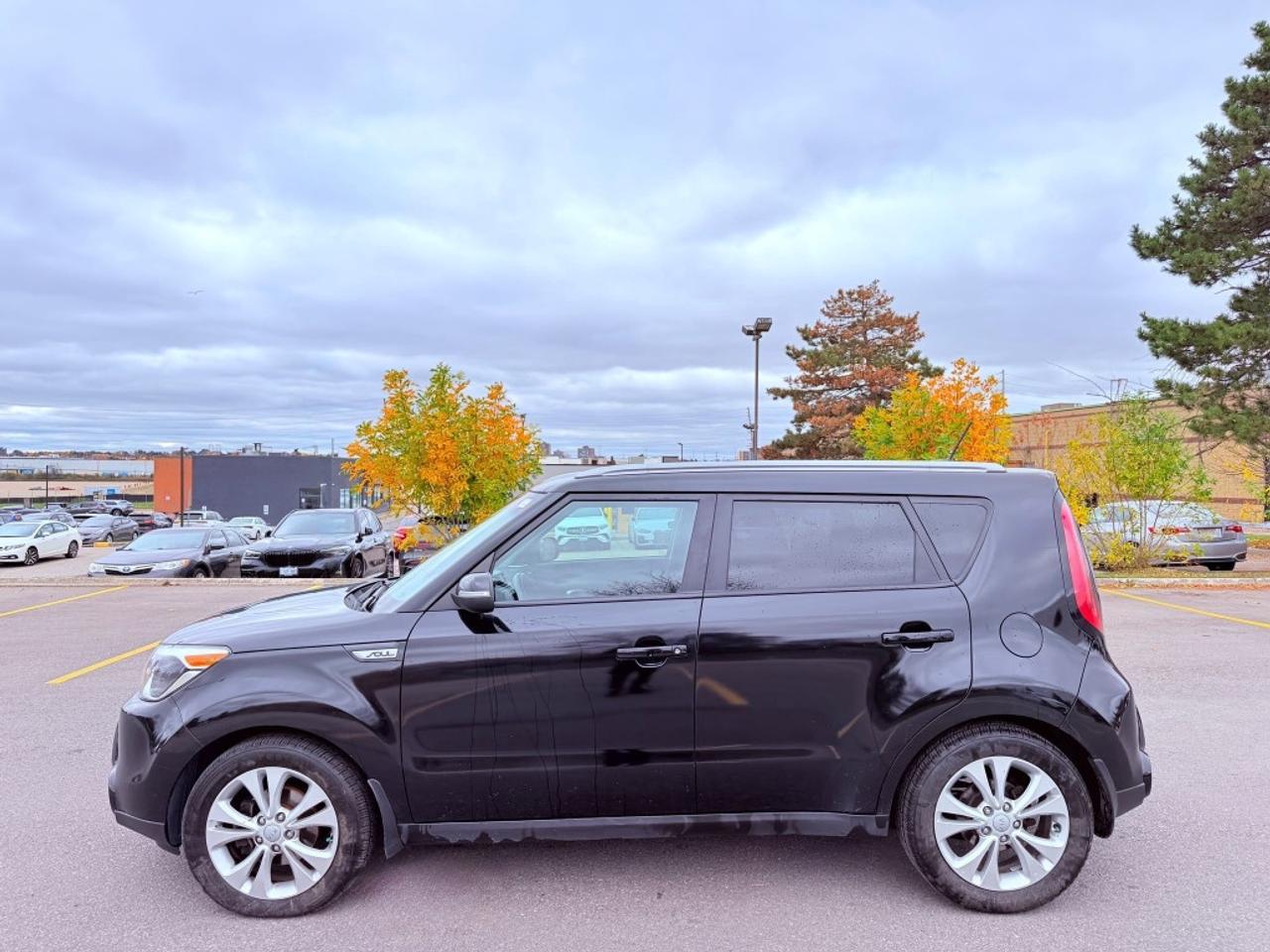 2015 Kia Soul + 4dr Wagon (2.0L 4cyl 6A) Photo